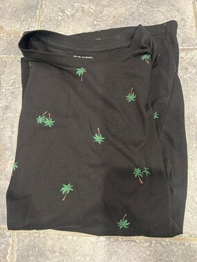 Old Navy Black Short Sleeve Tee with Green Palm Tree Print